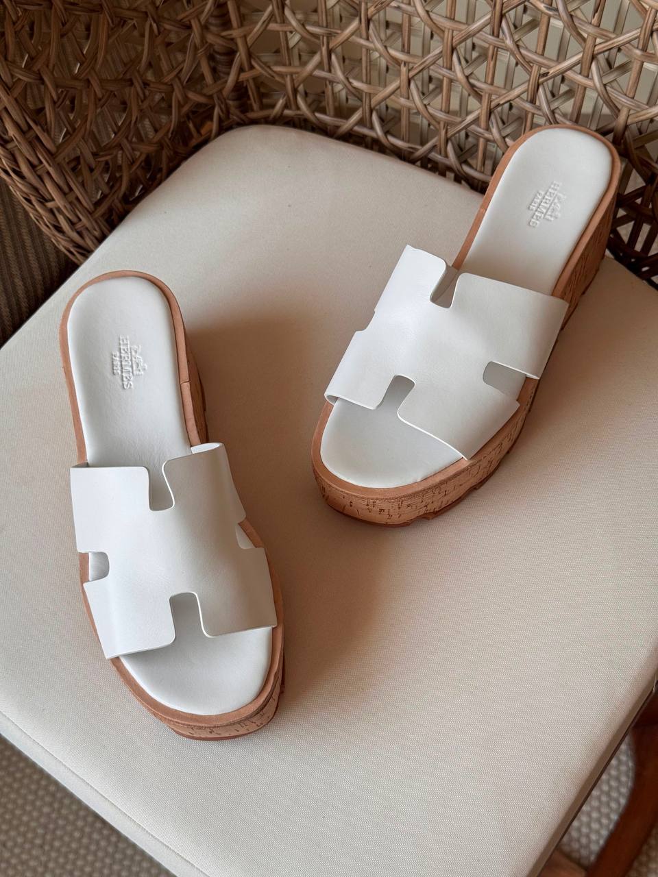 HERMES 
✨ Collection
👠 36–41
💎 Premium Quality
🔥 Super Master
450 dhs🇦🇪🇦🇪

Zain198
♥️♥️♥️