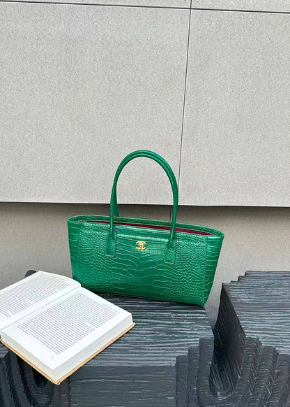 Chanel

130 dhs🇦🇪🇦🇪

Zain143
♥️♥️♥️