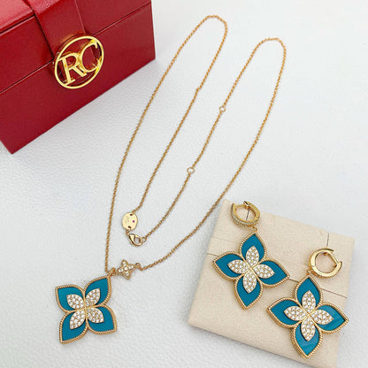 ROBERTO COIN 
Necklace 😍
Earring 🔥
Master quality ✨
With normal boxes 📦 
125 dhs🇦🇪🇦🇪

With master box 🗃️ 
225 dhs🇦🇪🇦🇪

Zain216
♥️♥️♥️