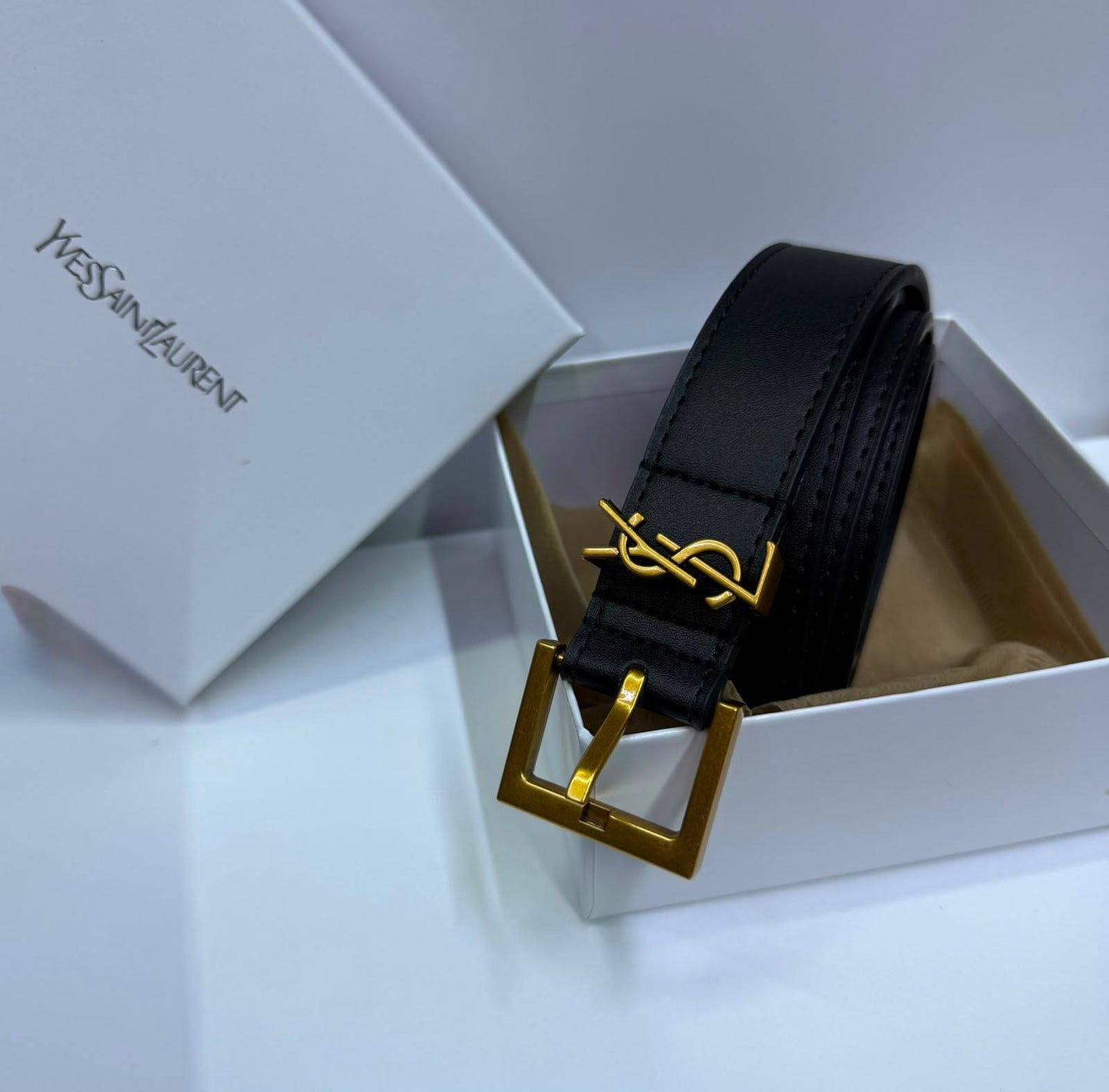 Belts 
With box
40 dhs✅

30 dhs✅ No Box

Zain93
♥️♥️♥️
