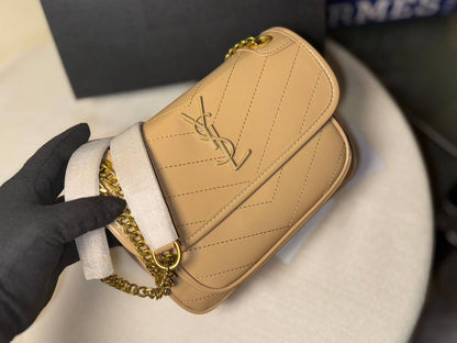 YSL
95 dhs🇦🇪
with box. 
🎁🎁🎁

Size 25cm.

Zain175
♥️♥️♥️