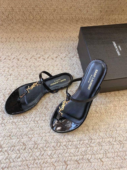 Ysl flat

Offffferrrrrrrrr.  🧨🧨🧨

60 dhs✅

Size 36 to 41.

Zain80
♥️♥️♥️