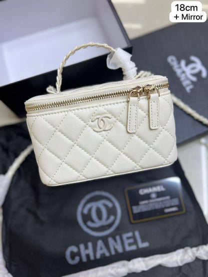 Chanel hot design

First quality +🎁

Size : 18  * 11 cm
95 dhs🇦🇪🇦🇪

 with box🎁

Zain115
♥️♥️♥️