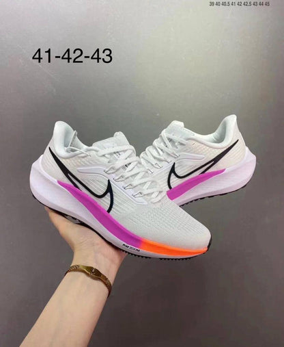 NIKE SOHES 
50 dhs❤️

Zain40
♥️♥️♥️