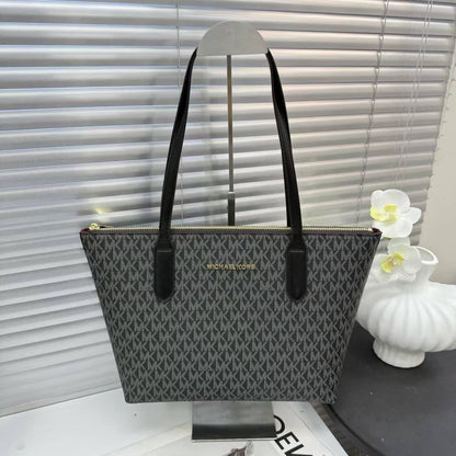 Fendi - MCM - MK
Offer
75 dhs🇦🇪🇦🇪

Zain232
♥️♥️♥️