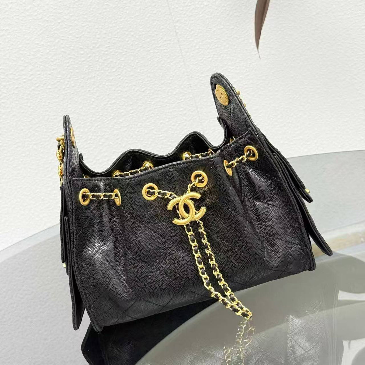 Chanel 

re stokes 
330 dhs🇦🇪🇦🇪

22cm
Zain228
♥️♥️♥️