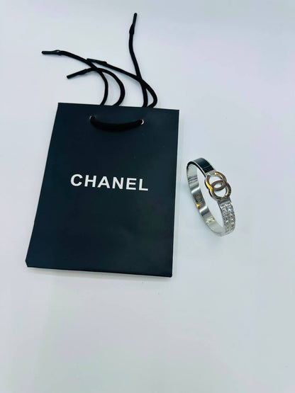 *Stainless steel 🦋*
Bangle 💯
Non tarnish 💯
With paper bag 🛍️
20 dhs🇦🇪🇦🇪

Zain216
♥️♥️♥️