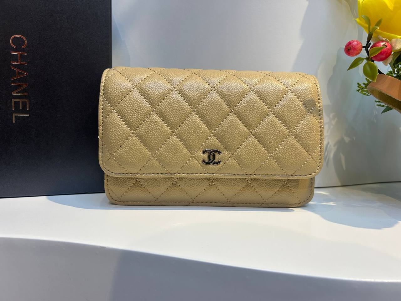 CHANEL
19cm silver logo
85 dhs🪙💕

Zain44
♥️♥️♥️