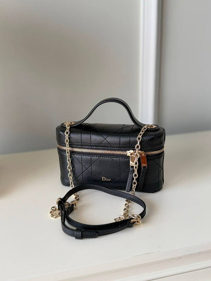 Dior 
SUPER MASTER QUALITY 
For Price 👇 WhatsApp✅
0568585901 
0507557372
0552275751 Owner Zain 👌

Zain322
♥️♥️♥️