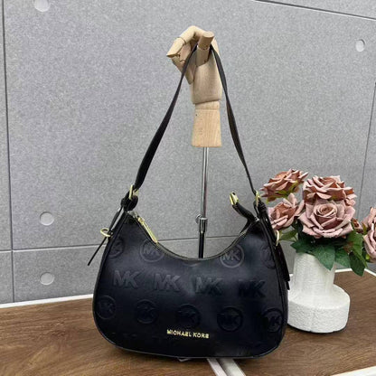 Coach
65 dhs💓

Zain232
♥️♥️♥️