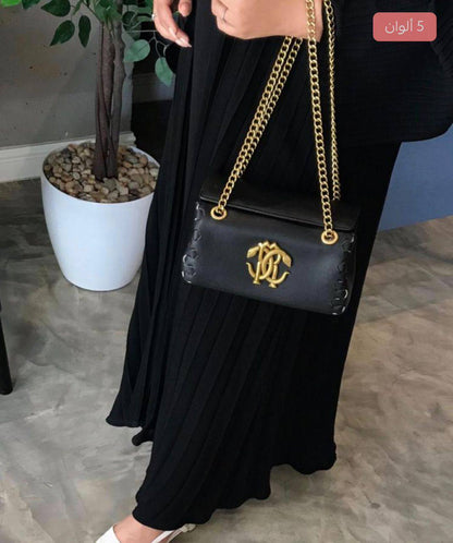 Aigner
110 dhs🪙🌨️
SIZE：20×13×10CM

Good quality

 with box
🎁🎁🎁

Zain35
♥️♥️♥️