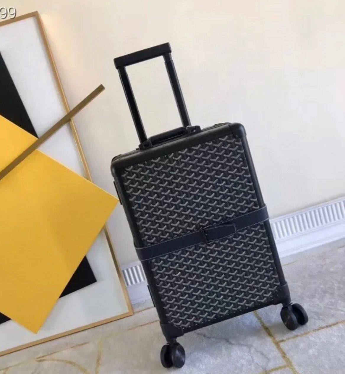 luggage 
high quality with cartoon 
550 dhs✅

Zain295
♥️♥️♥️