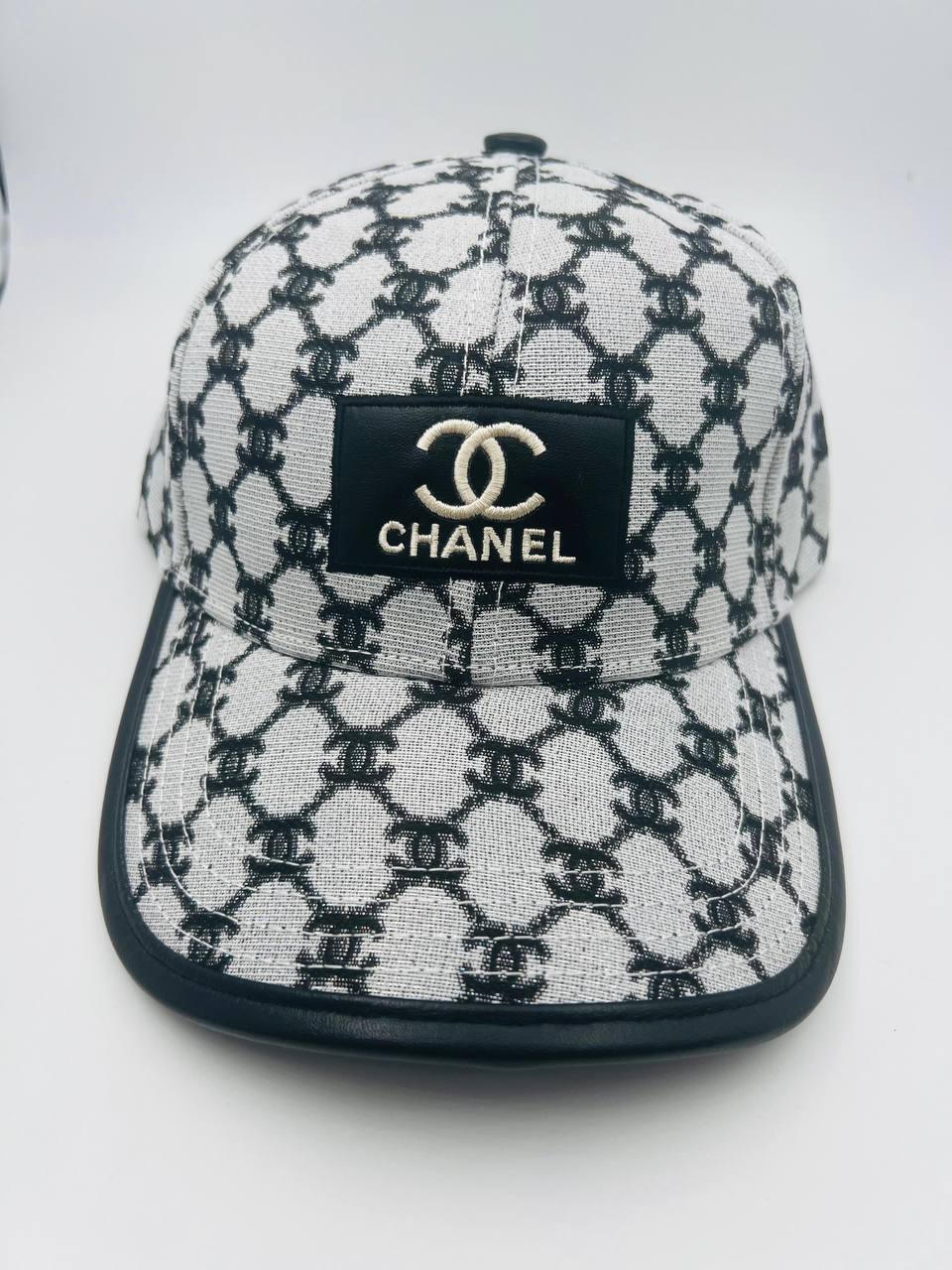 Chanel💥*
Cap 🧢 
Master quality 💯
50 dhs✅

Zain273
♥️♥️♥️