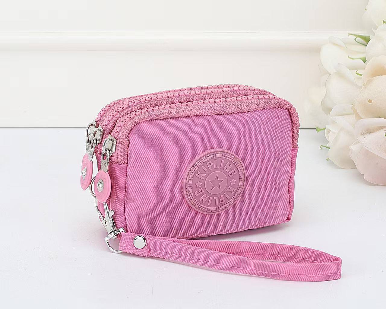 Kipling
15 dhs🇦🇪🇦🇪

Zain169
♥️♥️♥️