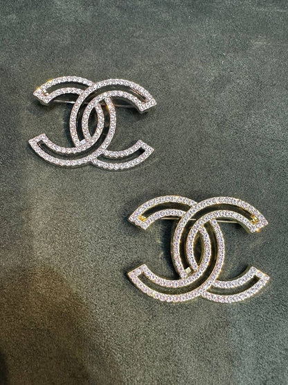 New arrival branded Brooches 

30 dhs🪙🌨️
40 dhs🪙🌨️

pc with branded box and paper bag🎁🎁🎁

Zain243
♥️♥️♥️