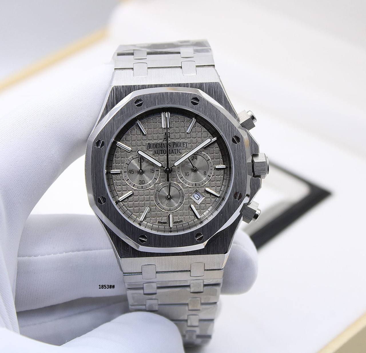 AUDEMARS PIGUET🔥🔥*
FOR MEN STOP WATCH
240 dhs💓

Zain304
♥️♥️♥️