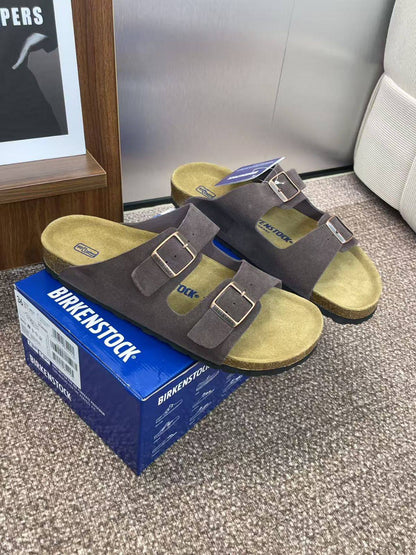 Birkenstock
size 36-42 
120 dhs🪙🌨️

Zain57
♥️♥️♥️