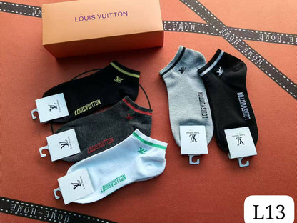 Socks
one box 5 pairs
45 dhs🌺

Zain231
♥️♥️♥️