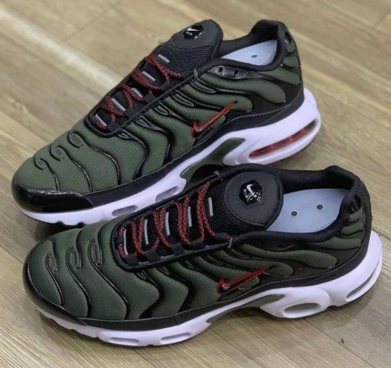 New
Size 40 TO 45 
120 dhs✅

Zain183
♥️♥️♥️