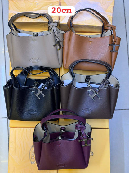 TODS
20cm✨👆🏾
with box 
95 dhs💓

Zain168
♥️♥️♥️