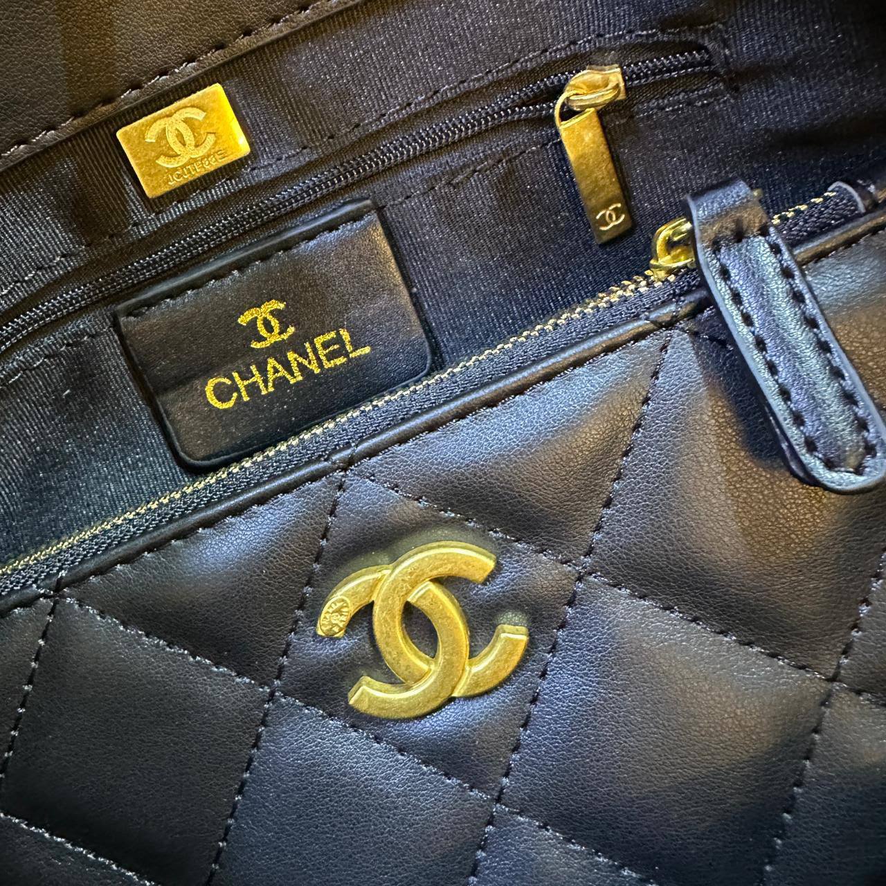 CHANEL 
GOOD QUALITY 
110 dhs🇦🇪🇦🇪

Zain295
♥️♥️♥️