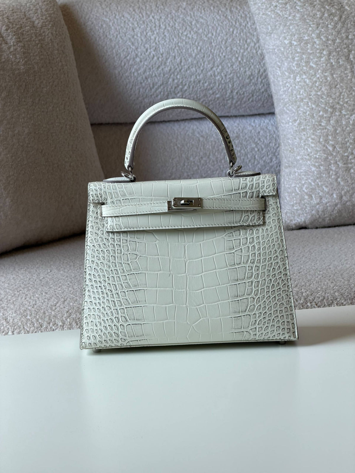Hermes kelly 

25cm💥

Master quality ✅
with box 📦 
700 dhs🇦🇪🇦🇪

Zain52
♥️♥️♥️