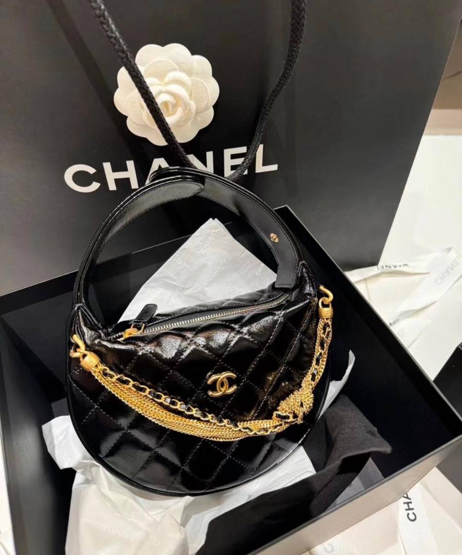 Chanel
100 dhs🌺
Good-quality 

with box
🎁🎁🎁

Zain35
♥️♥️♥️