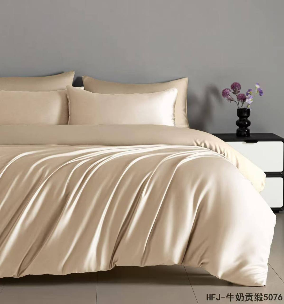 New collection 
Master 💥💥
Bedsheets set
100 %
Silk 
King size cover 6pcs set 
1 duvet cover 240/220
1 fitted sheets 200/200+30
4 pillowcases 75/50
170 dhs🇦🇪🇦🇪

Zain99
♥️♥️♥️