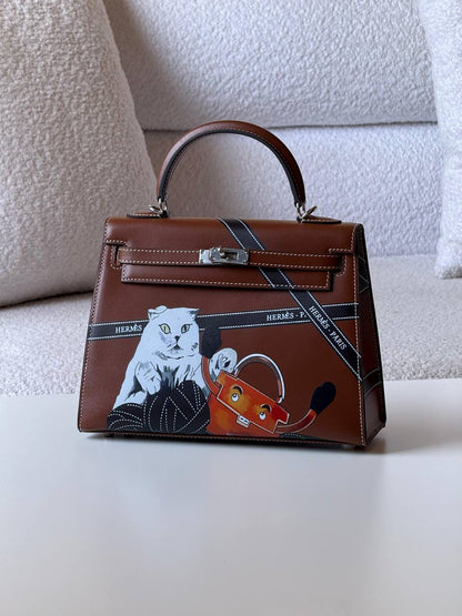 Hermes
 kelly 25cm💕master quality😍with box❤️
650 dhs✅

Zain52
♥️♥️♥️