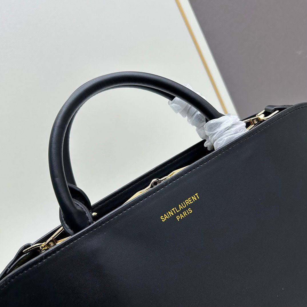 YSL 

COPY ONE 

NEW CAME
 WITH BOX

125 dhs🇦🇪
Zain39
♥️♥️♥️