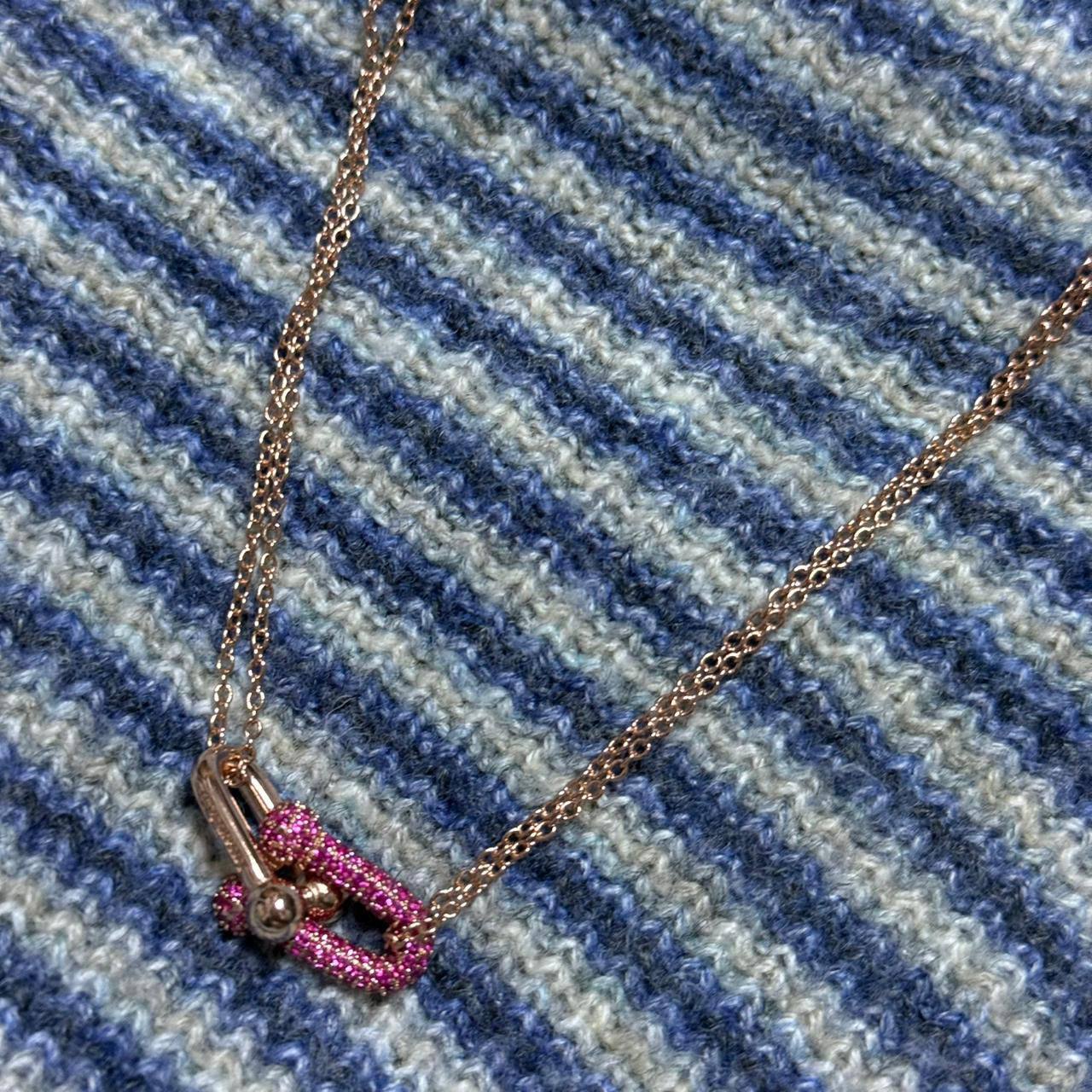 Tiffany ❤️‍🔥*
Necklace ❣️
Earring 🦋
Master quality 💯
With normal boxes 📦 
110 dhs🪙💚
With master box 🗃️ 
140 dhs🪙💚

Zain216
♥️♥️♥️