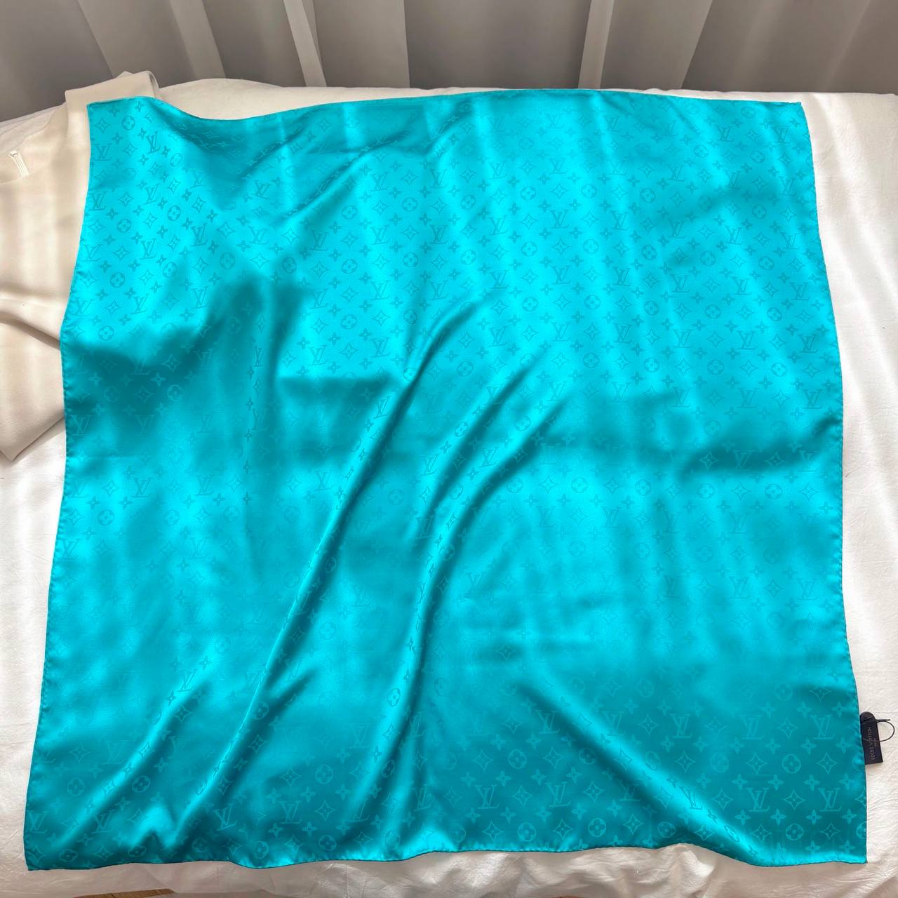 💙 LV SCARF 💙
💙*VIP QUALITY*💙
💙*100% SILK*💙
320 dhs💛

Zain281
♥️♥️♥️