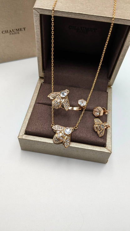Chaumet
*Master Quality* 
*Necklace, Earrings & F.Ring*
190 dhs✅
with Normal Box 🎁

Zain210
♥️♥️♥️