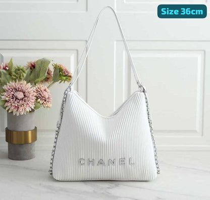 Chanel
Good quality 
105 dhs❣️

Zain186
♥️♥️♥️