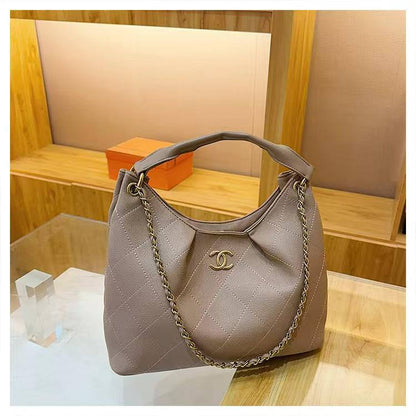 Chanel
100 dhs🪙🖤
Large capacity bag

Zain35
♥️♥️♥️