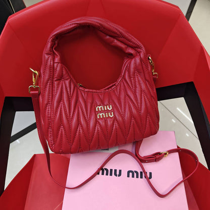miu miu 
85 dhs🪙🌨️

with box
🎁🎁🎁

Zain235
♥️♥️♥️