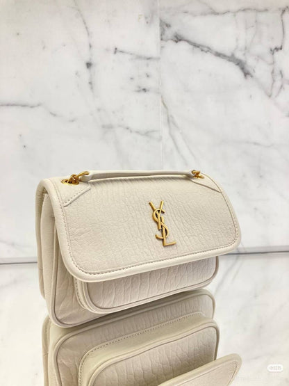 YSL Master
20cm 
280 dhs🪙🌨️

Zain10
♥️♥️♥️