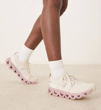 On Cloudswift 4 Pearl/Mauve，
Size 36-45 ，
230 dhs👑

Zain18
♥️♥️♥️