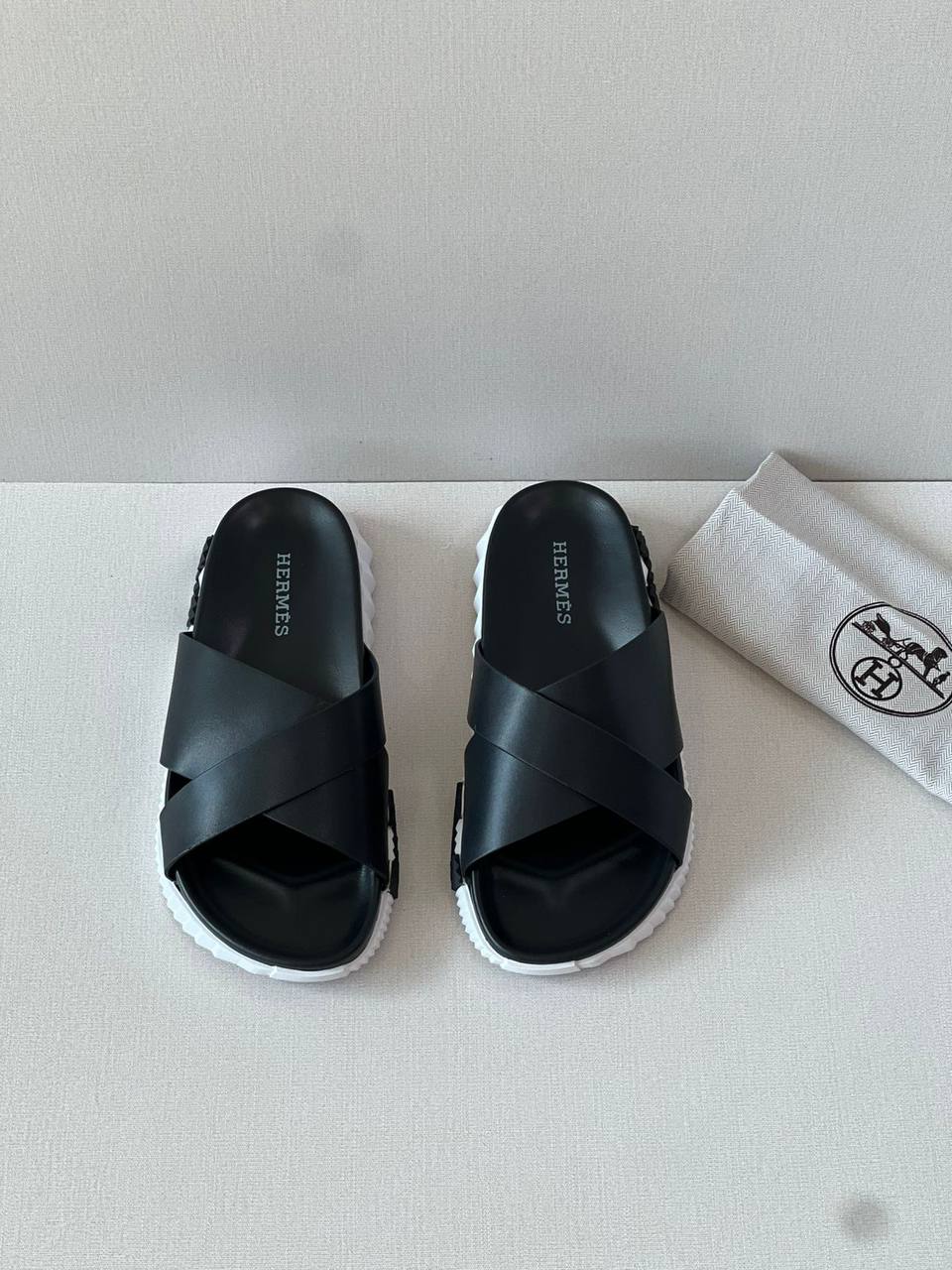 HERMES  
SUPER MASTER ⚡️
40-46
450 dhs🪙🖤

Zain43
♥️♥️♥️