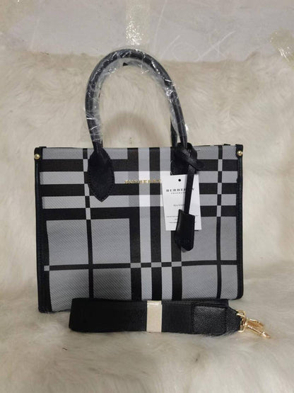 Burberry
70 dhs🇦🇪🇦🇪

Zain136
♥️♥️♥️
