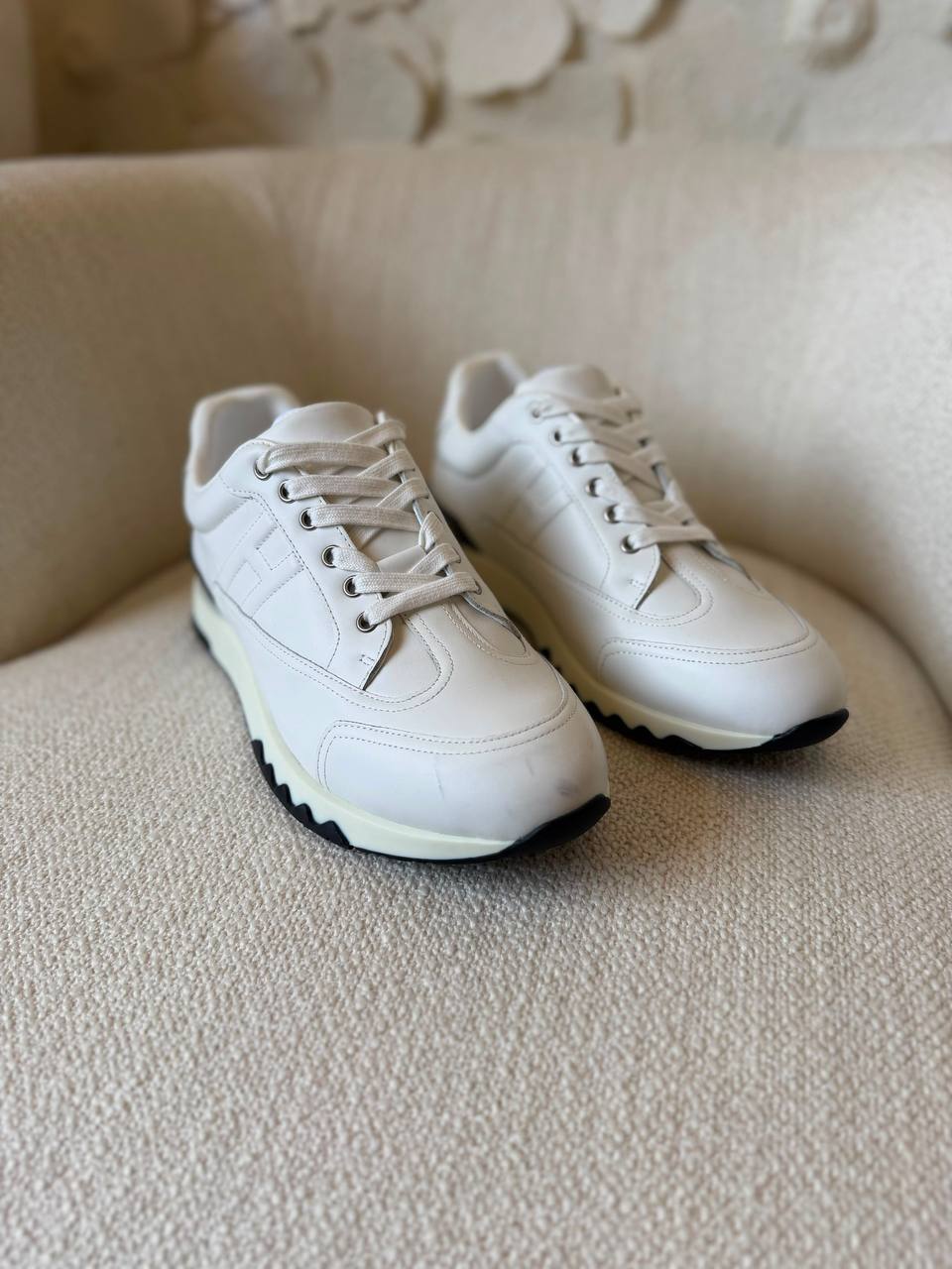 HERMES 🪼
*bouncing sneaker*
*TOP QUALITY*
*size: 40 to 46*
450 dhs✅

Zain185
♥️♥️♥️