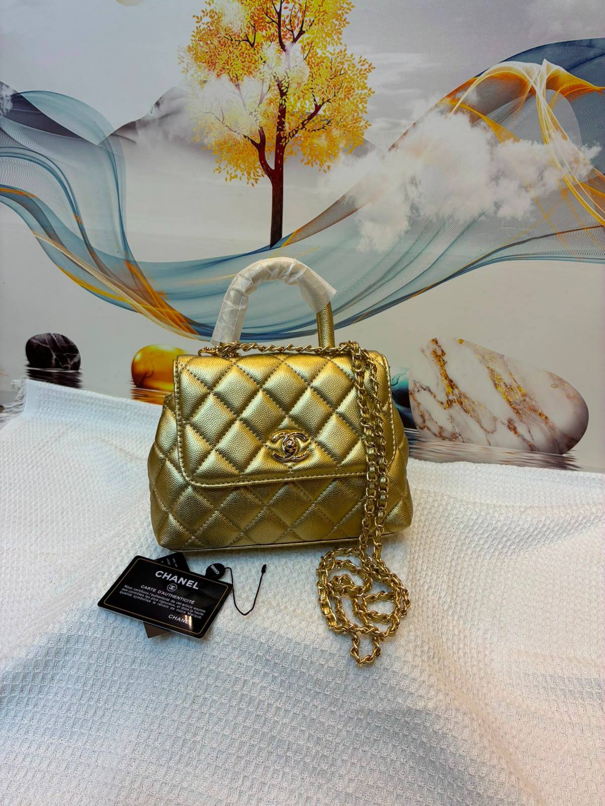 CHANEL

Best quality 

without box
size 20CM

100 dhs🇦🇪🇦🇪

Zain290
♥️♥️♥️