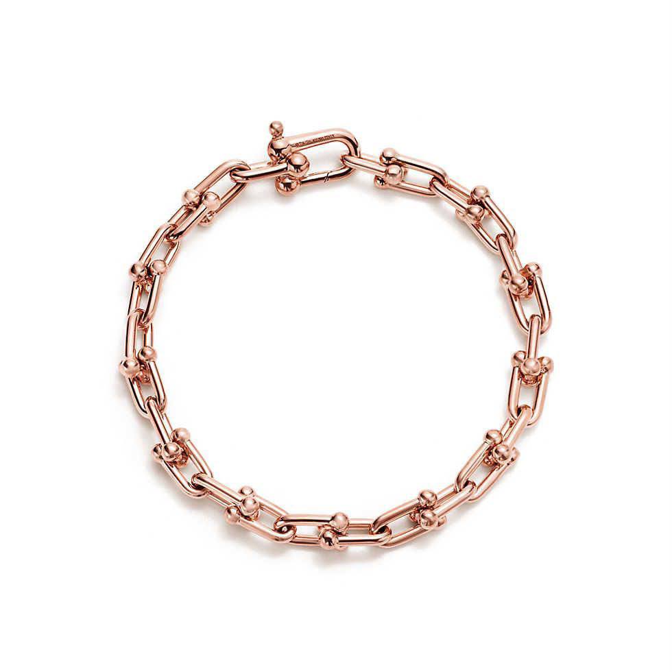 Tiffany 
Bracelet 💥
Master quality 💯
With normal boxes 🗃️ 
50 dhs✅

With master box 📦 
95 dhs✅

Zain216
♥️♥️♥️