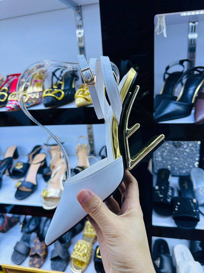 Fendi
size 36-42 
140 dhs❤️

Zain132
♥️♥️♥️