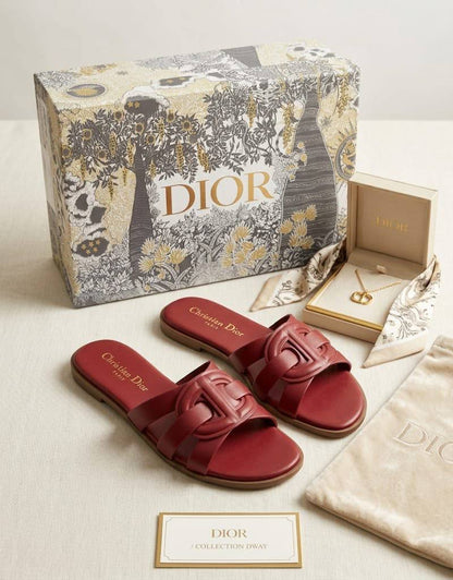New Arrived🛬
DIOR SLIPPER🥿
GOOD QUALITY😍
85 dhs✅
Size:36-41

Zain40
♥️♥️♥️