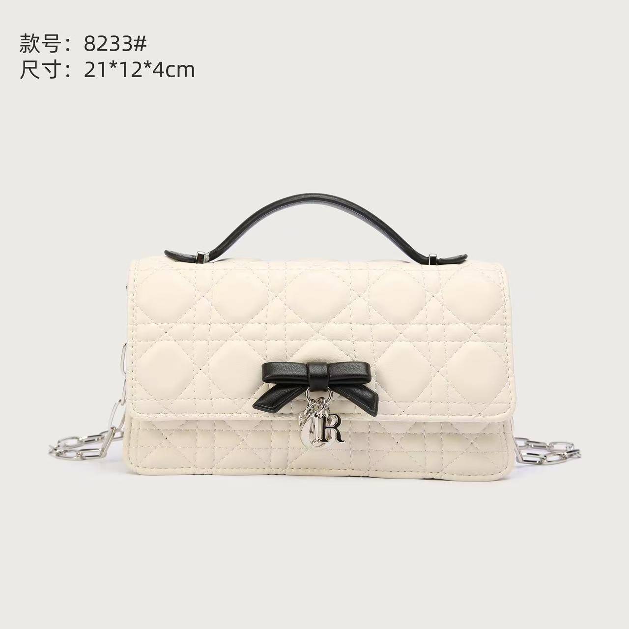 Dior
withbox 
120 dhs🇦🇪🇦🇪

Zain143
♥️♥️♥️