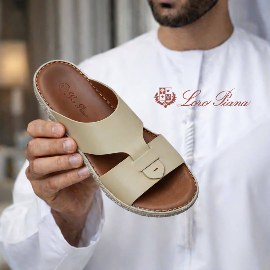slippers for men good quality  with box  
size available (40to47) 6to13) price 
230 dhs💓
new arrival ❤️❤️

Zain59
♥️♥️♥️