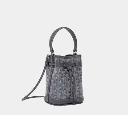 Goyard

100 dhs🌺

Good-quality 

with box🎁🎁🎁

Zain35
♥️♥️♥️