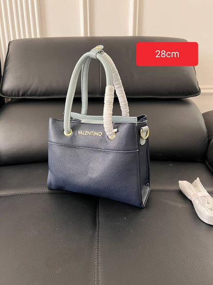 Valentino
120 dhs✅
size 28cm

Zain26
♥️♥️♥️