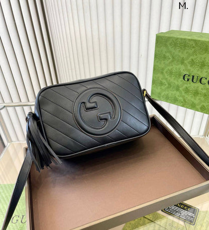 GUCCI 
VERY GOOD QUALITY 
SPECIAL OFFER 
WITH BOX
🎁🎁🎁

65 dhs✅

Zain39
♥️♥️♥️
